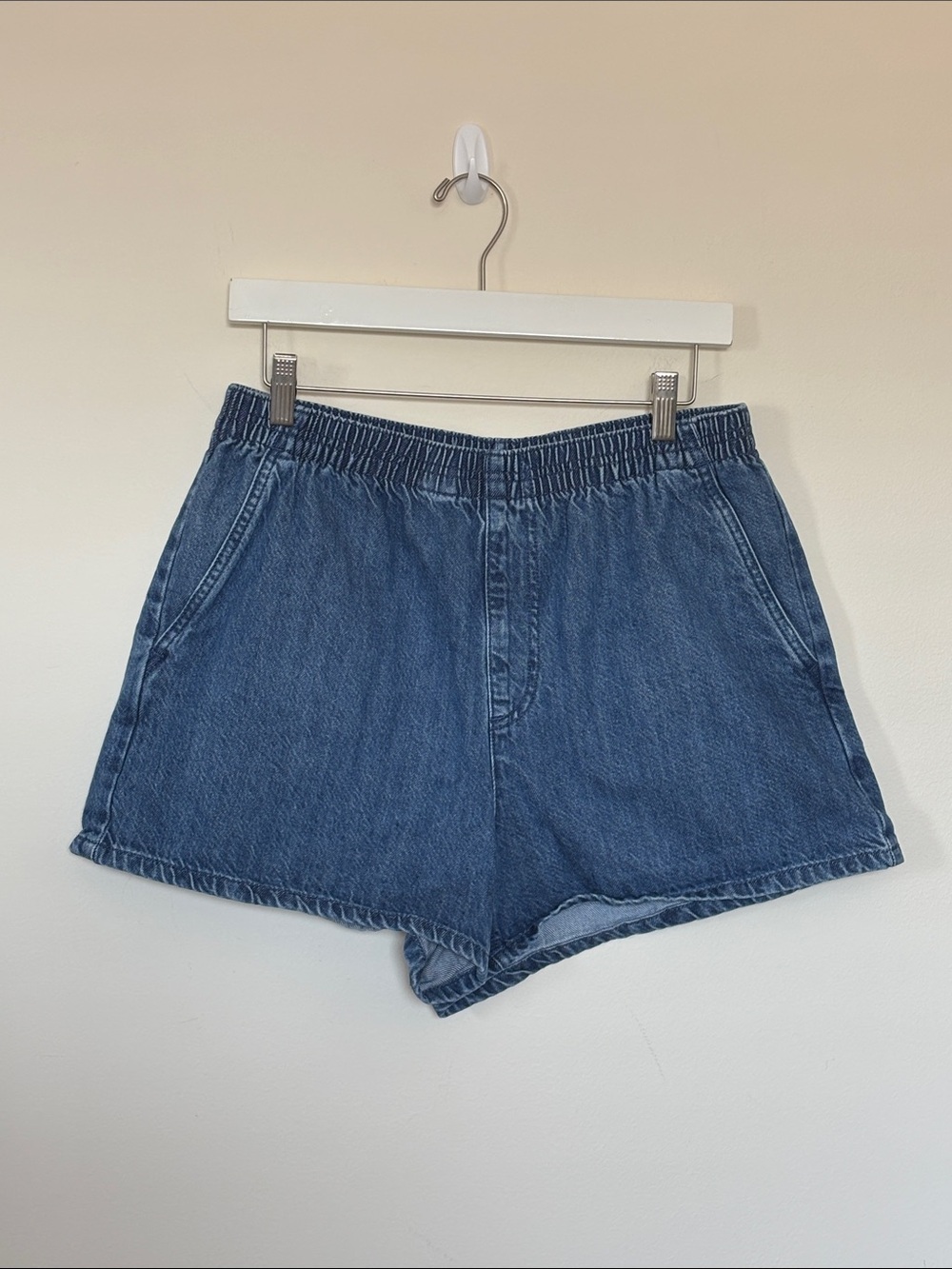 Universal Thread Denim Elastic Waist Women’s Shorts Jean Stretch Waistband